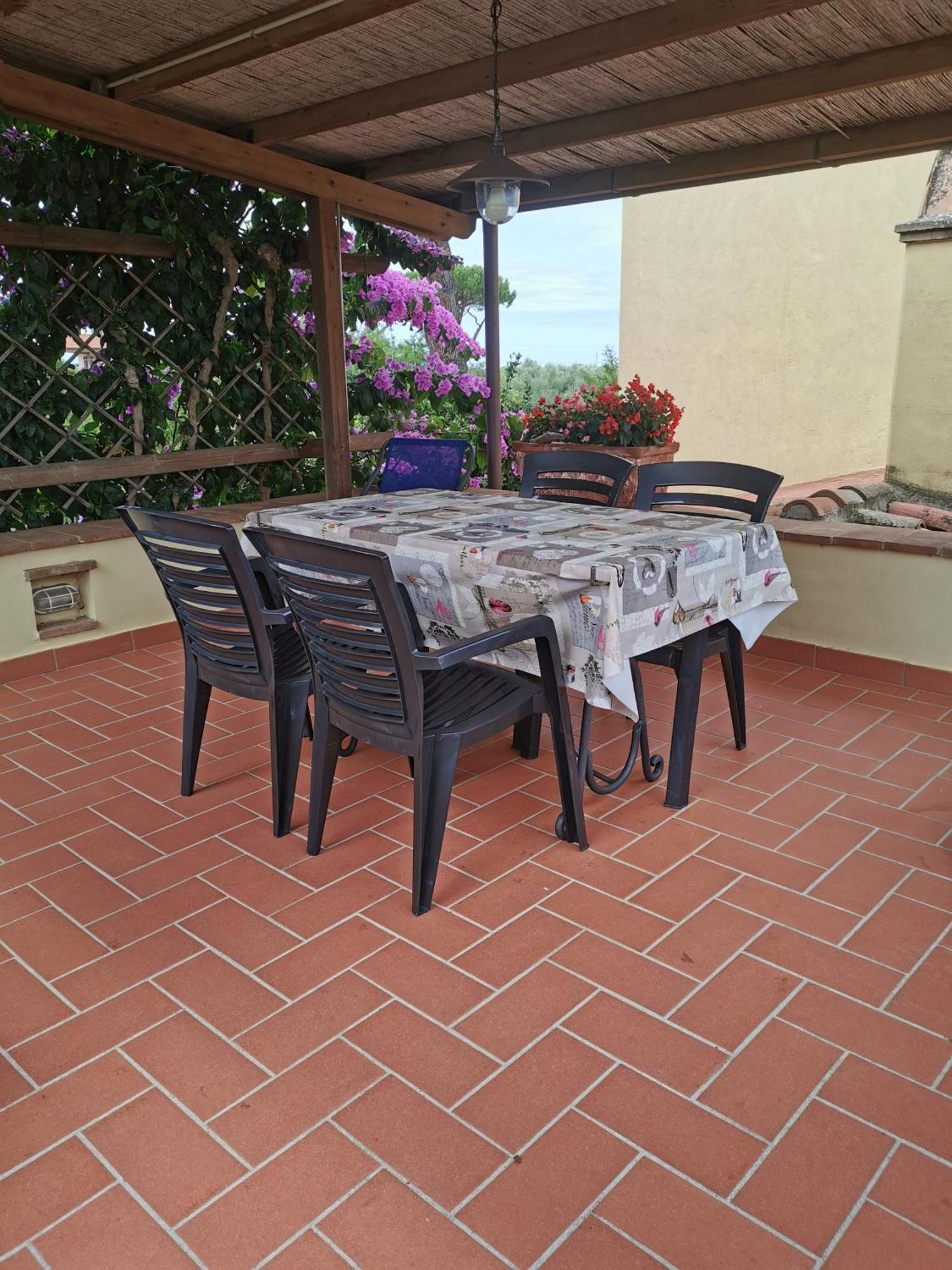 Podere Serena Кастането Кардучи Екстериор снимка